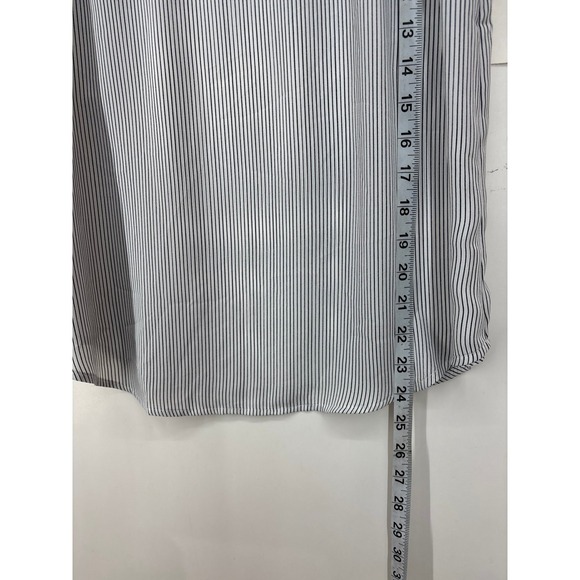 Loft black & White pinstripe Blouse with flutter short sleeves (small/Petite) - Picture 8 of 9